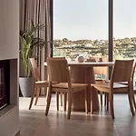 Uparati - Hilltop Sea View Retreat By The