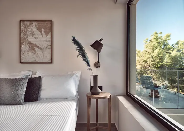 Uparati - Hilltop Sea View Retreat By The