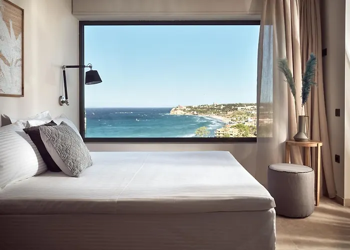 Uparati - Hilltop Sea View Retreat By The *
